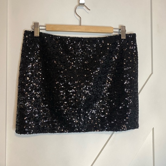 NWTs Muse - Black sequin mini skirt - size medium - Picture 1 of 6